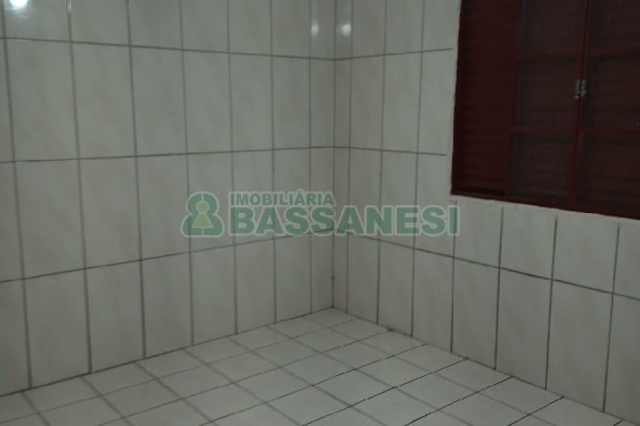 Casa com 154m², 4 dormitórios, 2 vagas, no bairro Esplanada em Caxias do Sul para Comprar