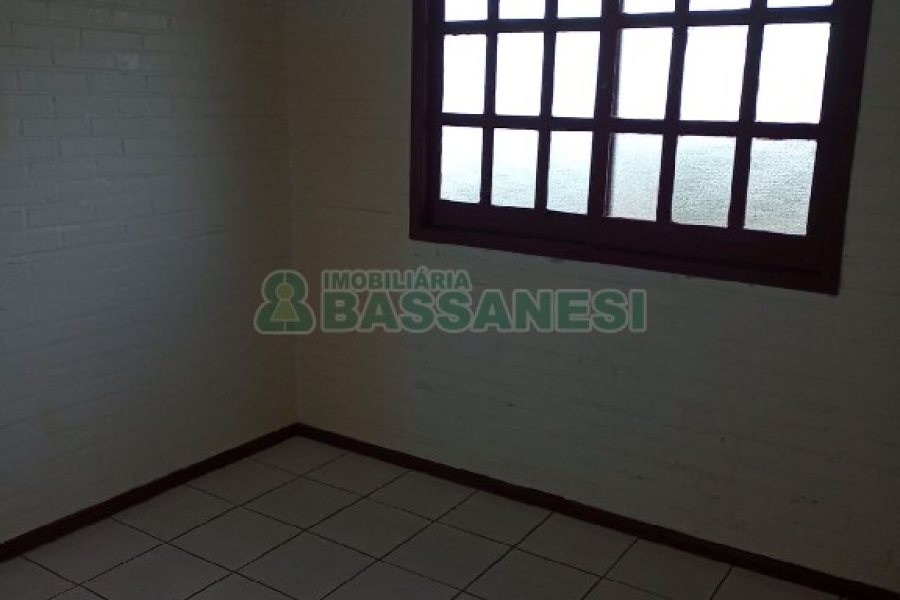 Casa com 154m², 4 dormitórios, 2 vagas, no bairro Esplanada em Caxias do Sul para Comprar