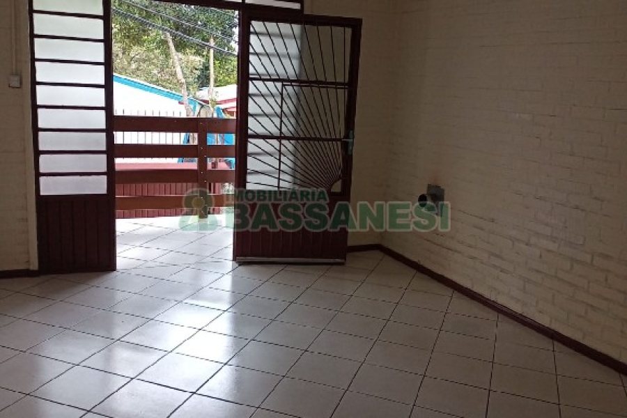Casa com 154m², 4 dormitórios, 2 vagas, no bairro Esplanada em Caxias do Sul para Comprar