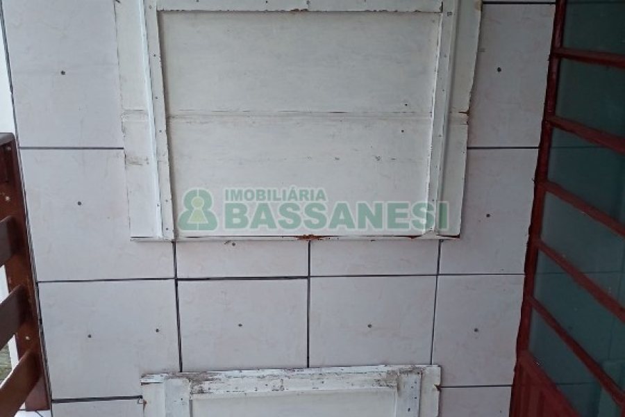 Casa com 154m², 4 dormitórios, 2 vagas, no bairro Esplanada em Caxias do Sul para Comprar