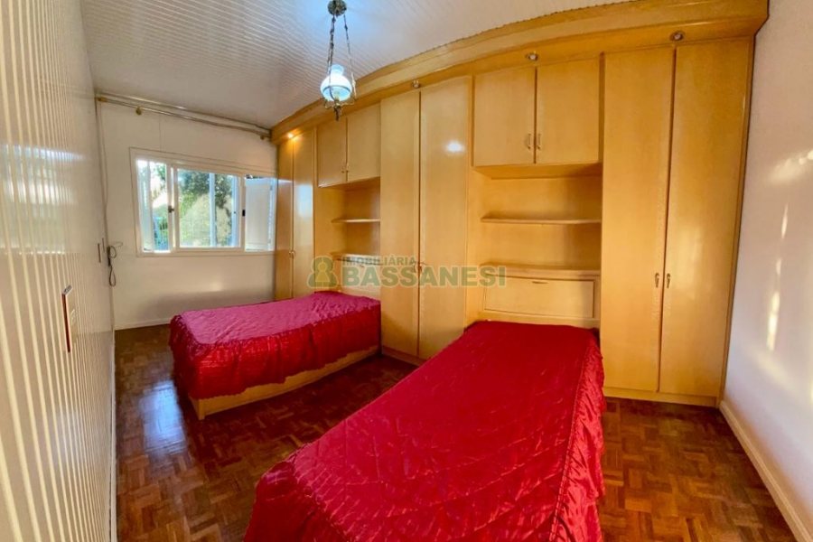 Casa com 212m², 3 dormitórios, 2 vagas, no bairro Fazenda Souza em Caxias do Sul para Comprar