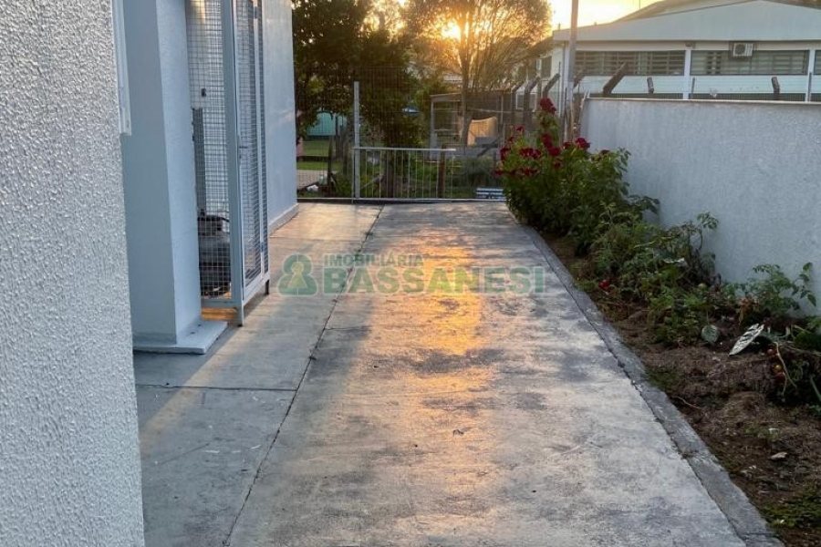 Casa com 212m², 3 dormitórios, 2 vagas, no bairro Fazenda Souza em Caxias do Sul para Comprar