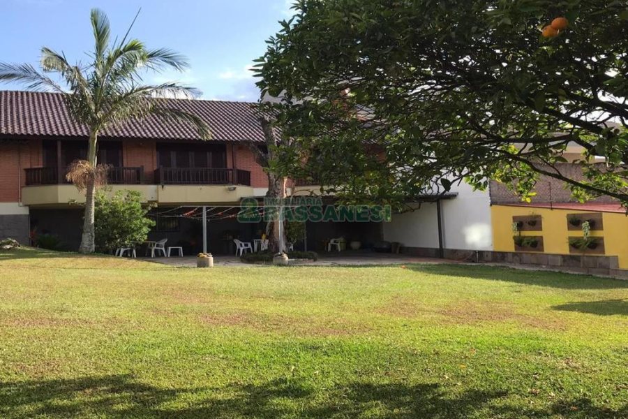 Casa com 410m², 3 dormitórios, no bairro Bela Vista em Caxias do Sul para Comprar