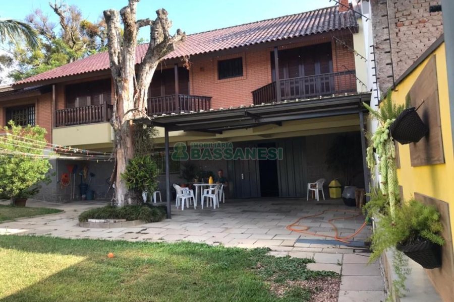 Casa com 410m², 3 dormitórios, no bairro Bela Vista em Caxias do Sul para Comprar