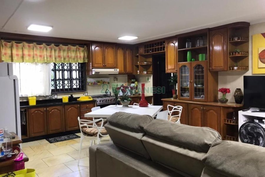 Casa com 410m², 3 dormitórios, no bairro Bela Vista em Caxias do Sul para Comprar