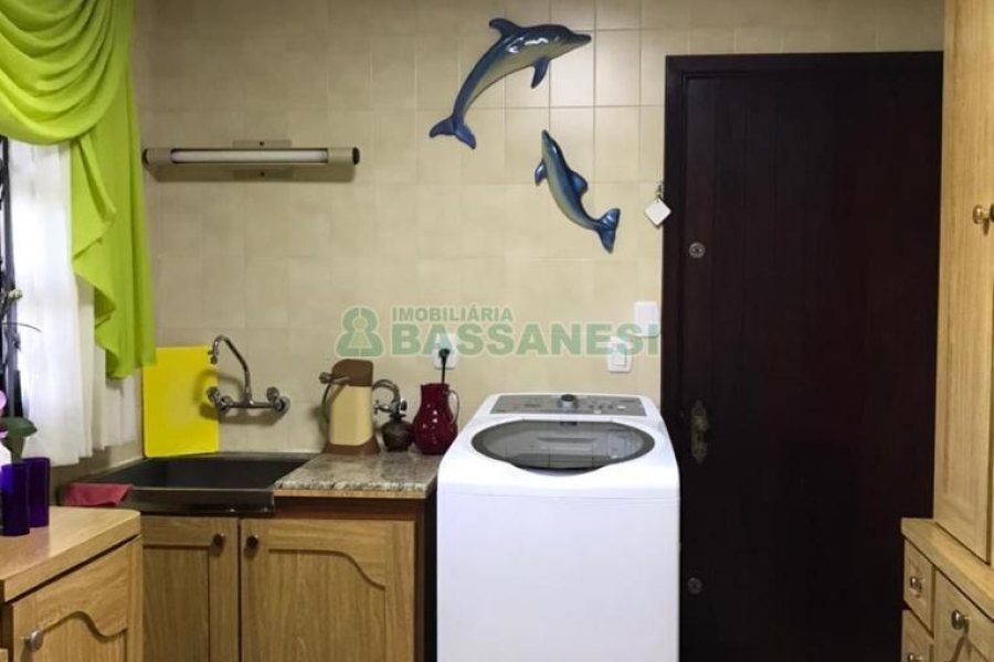 Casa com 410m², 3 dormitórios, no bairro Bela Vista em Caxias do Sul para Comprar