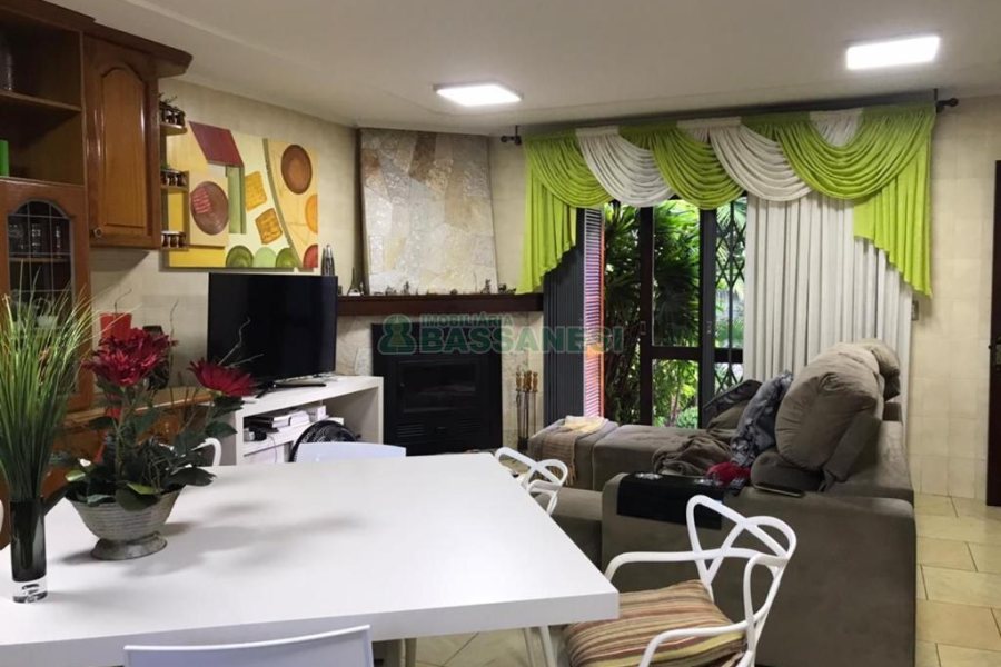 Casa com 410m², 3 dormitórios, no bairro Bela Vista em Caxias do Sul para Comprar