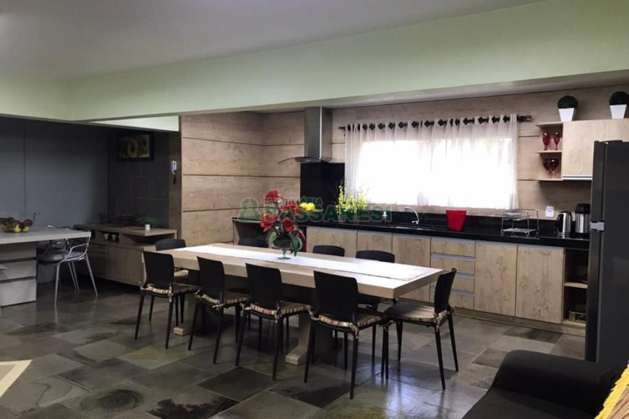 Casa com 410m², 3 dormitórios, no bairro Bela Vista em Caxias do Sul para Comprar