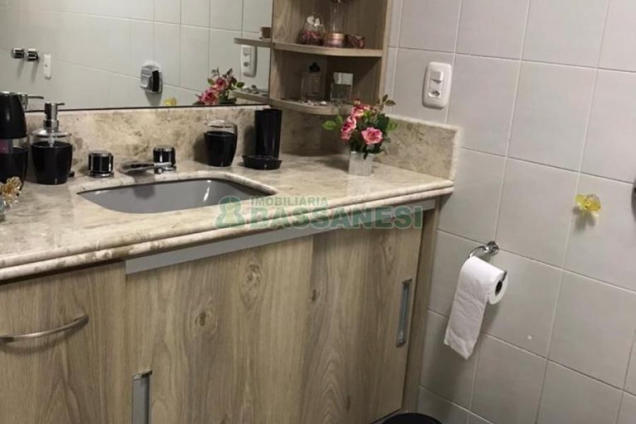 Casa com 410m², 3 dormitórios, no bairro Bela Vista em Caxias do Sul para Comprar