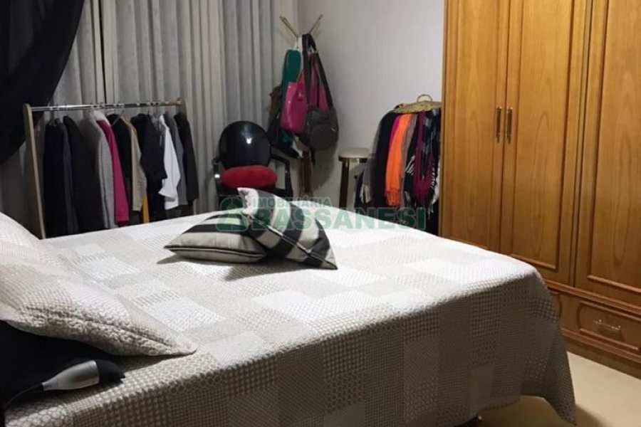 Casa com 410m², 3 dormitórios, no bairro Bela Vista em Caxias do Sul para Comprar