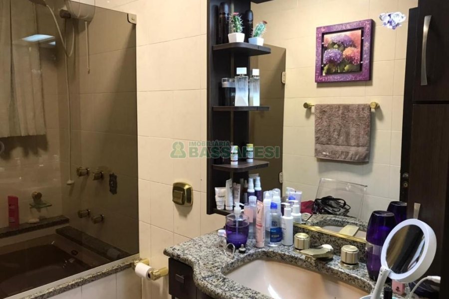 Casa com 410m², 3 dormitórios, no bairro Bela Vista em Caxias do Sul para Comprar