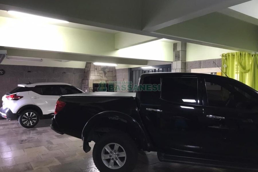 Casa com 410m², 3 dormitórios, no bairro Bela Vista em Caxias do Sul para Comprar