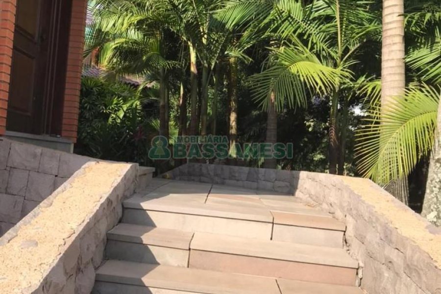 Casa com 410m², 3 dormitórios, no bairro Bela Vista em Caxias do Sul para Comprar