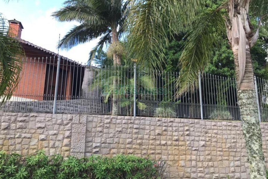 Casa com 410m², 3 dormitórios, no bairro Bela Vista em Caxias do Sul para Comprar