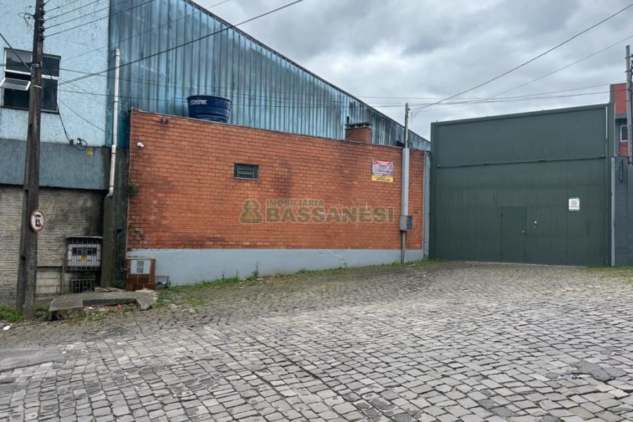 Pavilhão com 671m², no bairro Santa Catarina em Caxias do Sul para Alugar