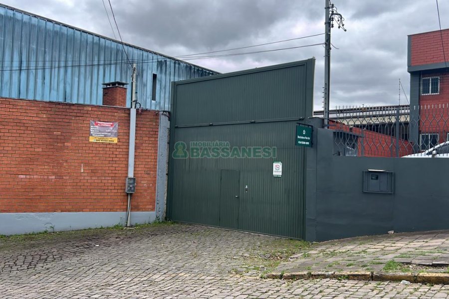 Pavilhão com 671m², no bairro Santa Catarina em Caxias do Sul para Alugar