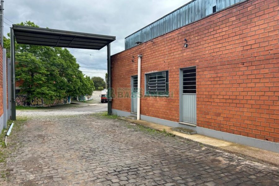 Pavilhão com 671m², no bairro Santa Catarina em Caxias do Sul para Alugar