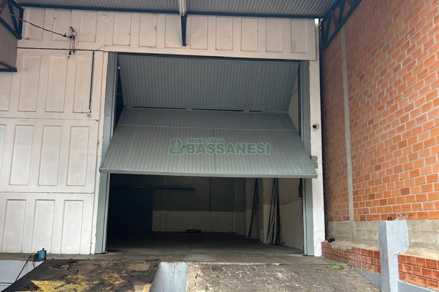 Pavilhão com 671m², no bairro Santa Catarina em Caxias do Sul para Alugar