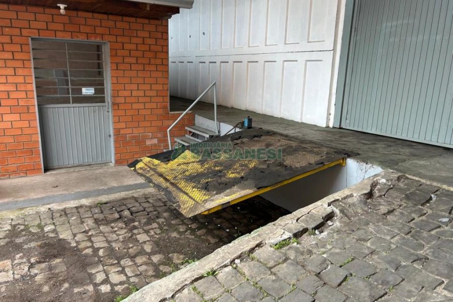 Pavilhão com 671m², no bairro Santa Catarina em Caxias do Sul para Alugar