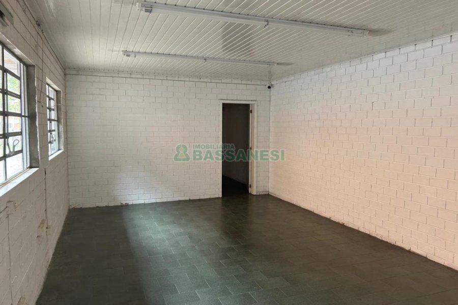 Pavilhão com 671m², no bairro Santa Catarina em Caxias do Sul para Alugar