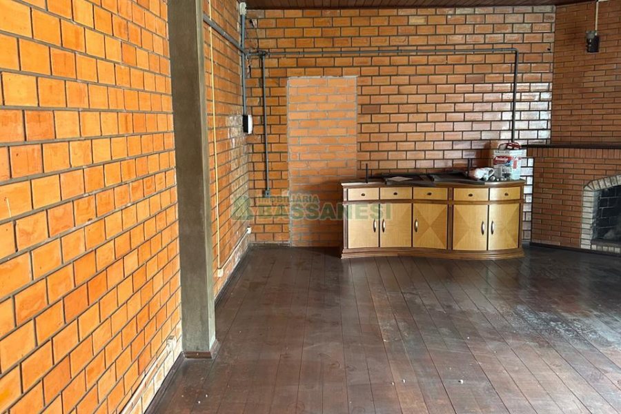 Pavilhão com 671m², no bairro Santa Catarina em Caxias do Sul para Alugar