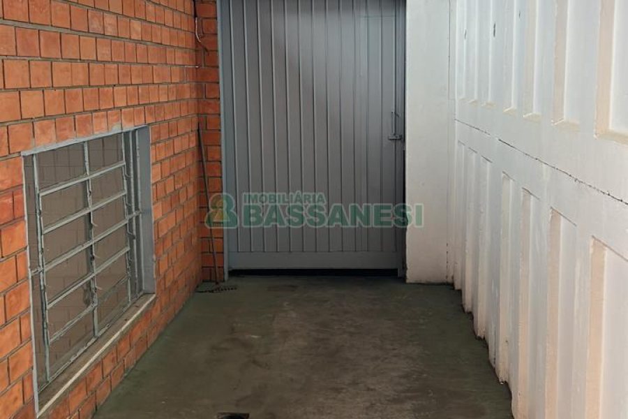 Pavilhão com 671m², no bairro Santa Catarina em Caxias do Sul para Alugar