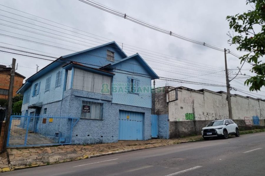 Casa com 200m², 3 dormitórios, 1 vaga, no bairro Nossa Senhora de Lourdes em Caxias do Sul para Comprar