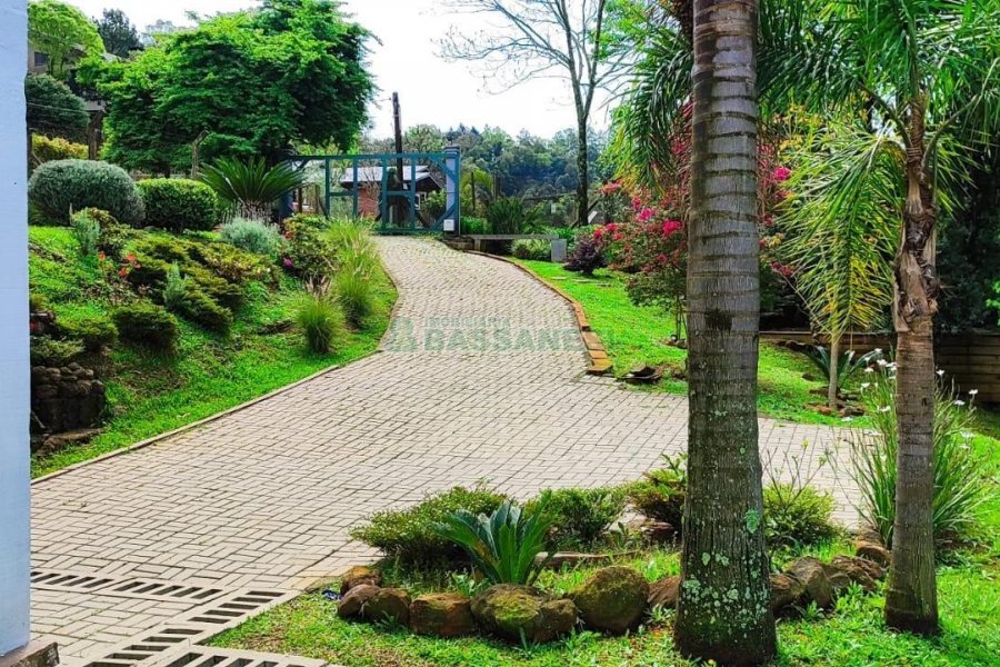 Casa Mobiliada com 100m², 3 dormitórios, 3 vagas, no bairro Linha 40 em Caxias do Sul para Comprar