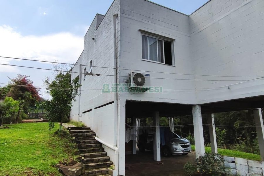 Casa Mobiliada com 100m², 3 dormitórios, 3 vagas, no bairro Linha 40 em Caxias do Sul para Comprar