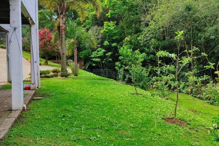 Casa Mobiliada com 100m², 3 dormitórios, 3 vagas, no bairro Linha 40 em Caxias do Sul para Comprar