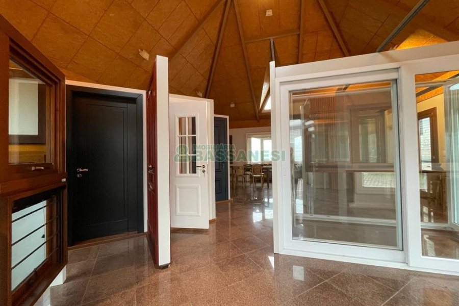 Pavilhão com 1400m², no bairro Bela Vista em Caxias do Sul para Alugar