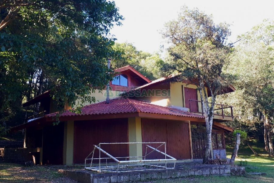 Casa com 200m², 5 dormitórios, 5 vagas, no bairro 3 Legua em Caxias do Sul para Alugar