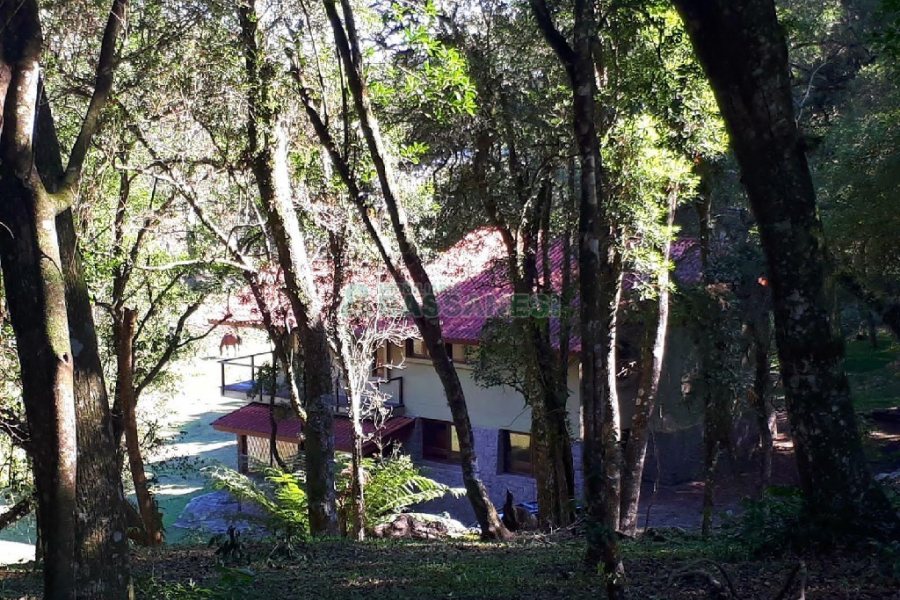 Casa com 200m², 5 dormitórios, 5 vagas, no bairro 3 Legua em Caxias do Sul para Alugar