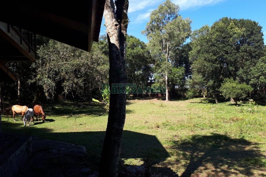 Casa com 200m², 5 dormitórios, 5 vagas, no bairro 3 Legua em Caxias do Sul para Alugar