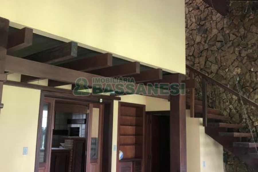 Casa com 200m², 5 dormitórios, 5 vagas, no bairro 3 Legua em Caxias do Sul para Alugar