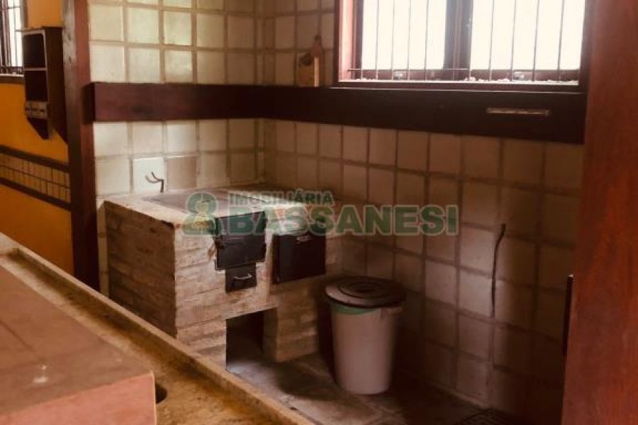 Casa com 200m², 5 dormitórios, 5 vagas, no bairro 3 Legua em Caxias do Sul para Alugar