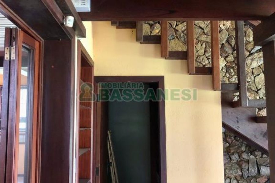 Casa com 200m², 5 dormitórios, 5 vagas, no bairro 3 Legua em Caxias do Sul para Alugar