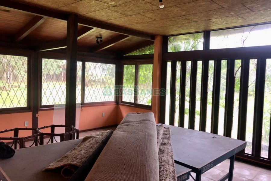 Casa com 200m², 5 dormitórios, 5 vagas, no bairro 3 Legua em Caxias do Sul para Alugar