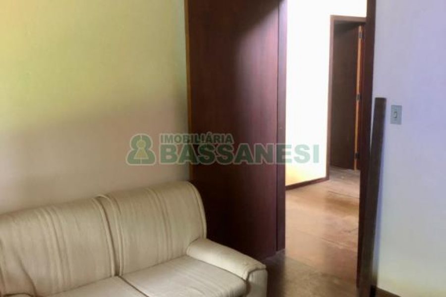 Casa com 200m², 5 dormitórios, 5 vagas, no bairro 3 Legua em Caxias do Sul para Alugar