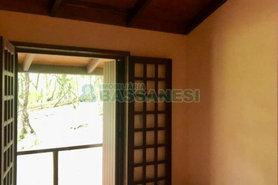 Casa com 200m², 5 dormitórios, 5 vagas, no bairro 3 Legua em Caxias do Sul para Alugar