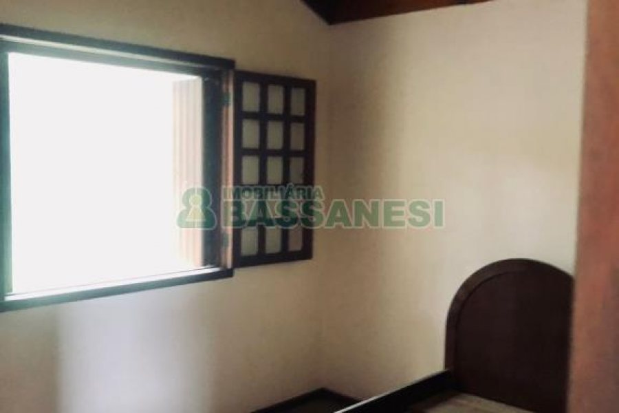 Casa com 200m², 5 dormitórios, 5 vagas, no bairro 3 Legua em Caxias do Sul para Alugar