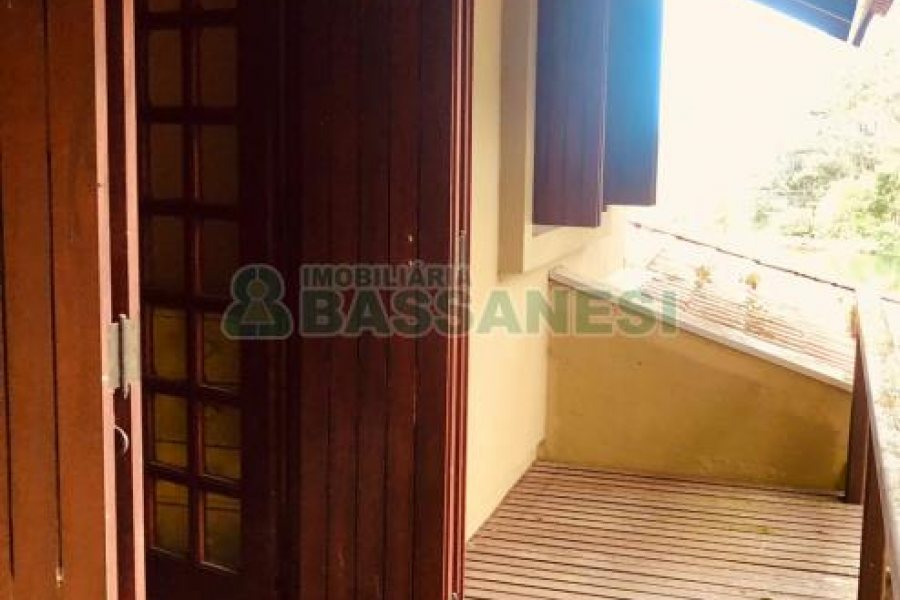 Casa com 200m², 5 dormitórios, 5 vagas, no bairro 3 Legua em Caxias do Sul para Alugar