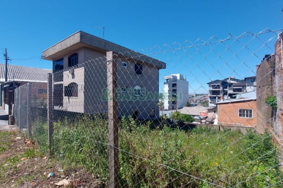 Terreno com 230m², no bairro Rio Branco em Caxias do Sul para Comprar