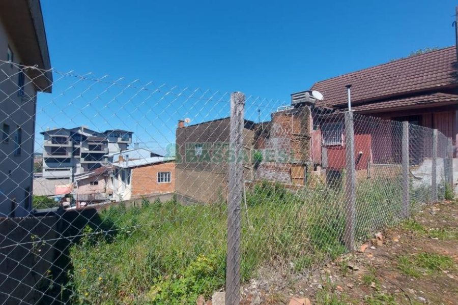 Terreno com 230m², no bairro Rio Branco em Caxias do Sul para Comprar
