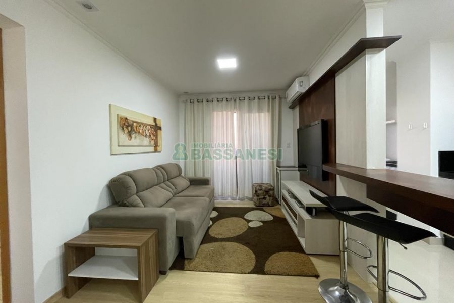 Apto Mobiliado com 71m², 2 dormitórios, 2 vagas, no bairro Madureira em Caxias do Sul para Alugar