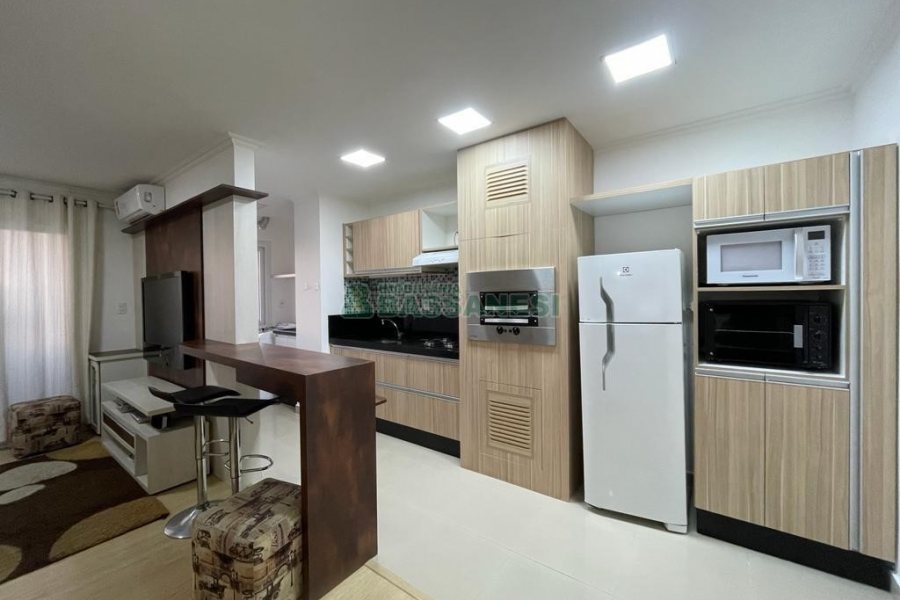 Apto Mobiliado com 71m², 2 dormitórios, 2 vagas, no bairro Madureira em Caxias do Sul para Alugar