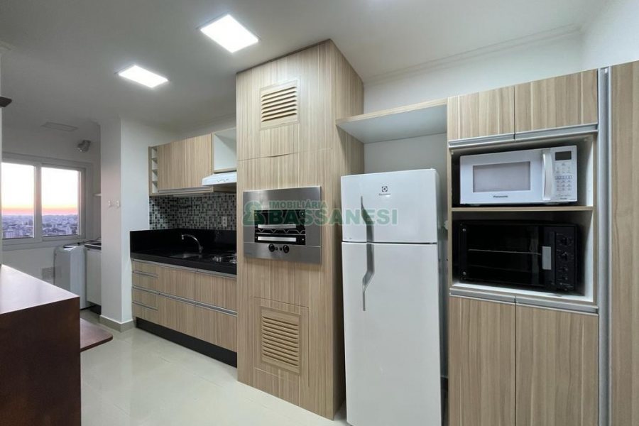 Apto Mobiliado com 71m², 2 dormitórios, 2 vagas, no bairro Madureira em Caxias do Sul para Alugar