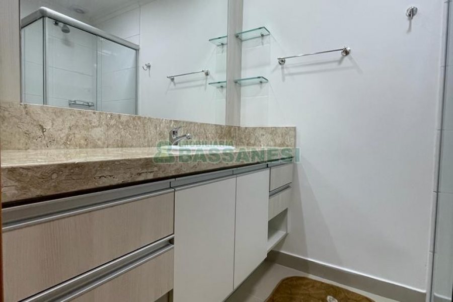 Apto Mobiliado com 71m², 2 dormitórios, 2 vagas, no bairro Madureira em Caxias do Sul para Alugar