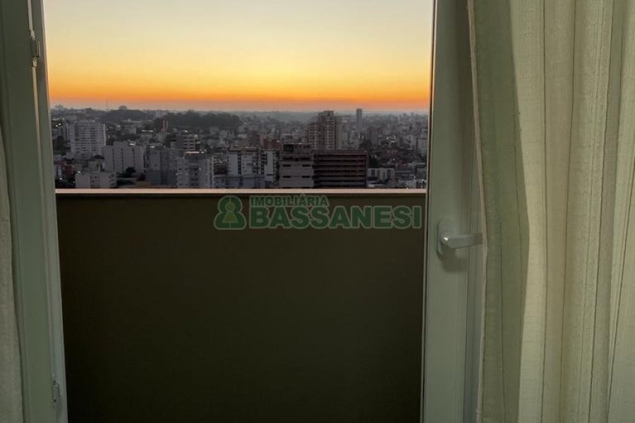 Apto Mobiliado com 71m², 2 dormitórios, 2 vagas, no bairro Madureira em Caxias do Sul para Alugar