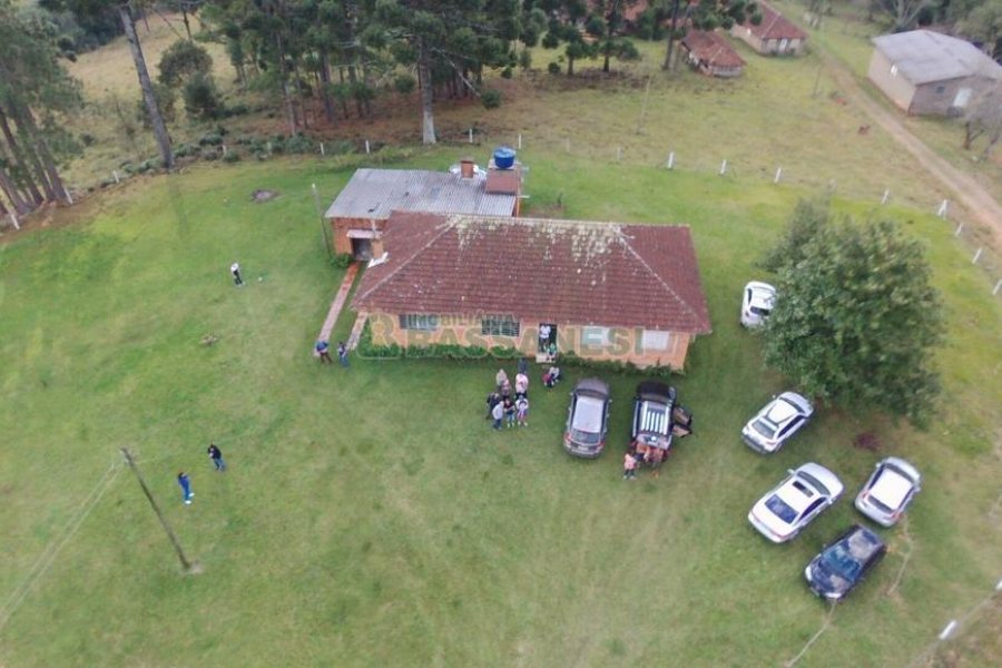 Chácara, 4 dormitórios, 2 vagas, no bairro Vila Seca em Caxias do Sul para Comprar